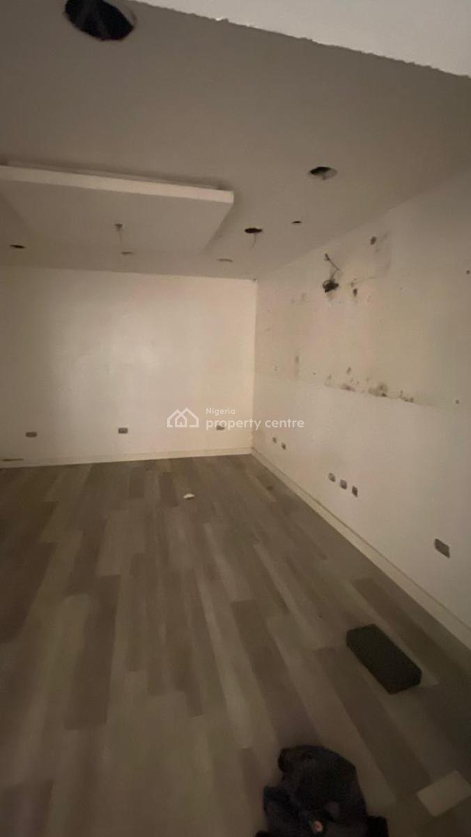 Office Space on a Major Busy Road, Lekki Phase 1, Lekki, Lagos, Office Space for Rent