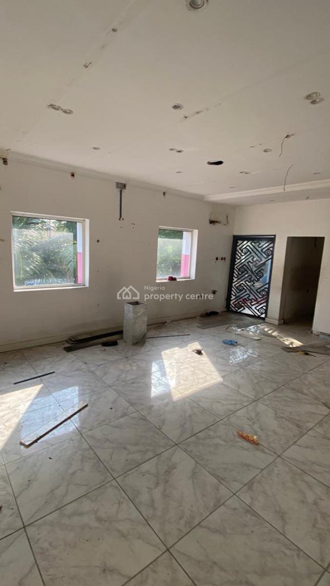 Office Space on a Major Busy Road, Lekki Phase 1, Lekki, Lagos, Office Space for Rent