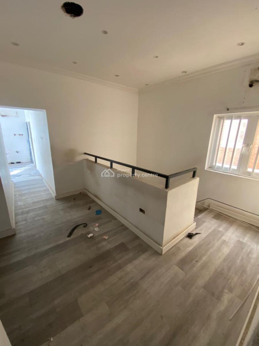 Office Space on a Major Busy Road, Lekki Phase 1, Lekki, Lagos, Office Space for Rent