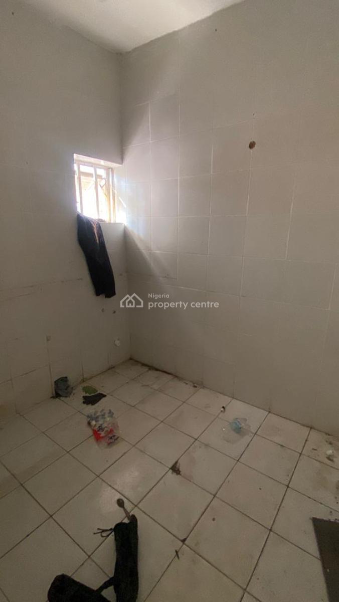 Office Space on a Major Busy Road, Lekki Phase 1, Lekki, Lagos, Office Space for Rent