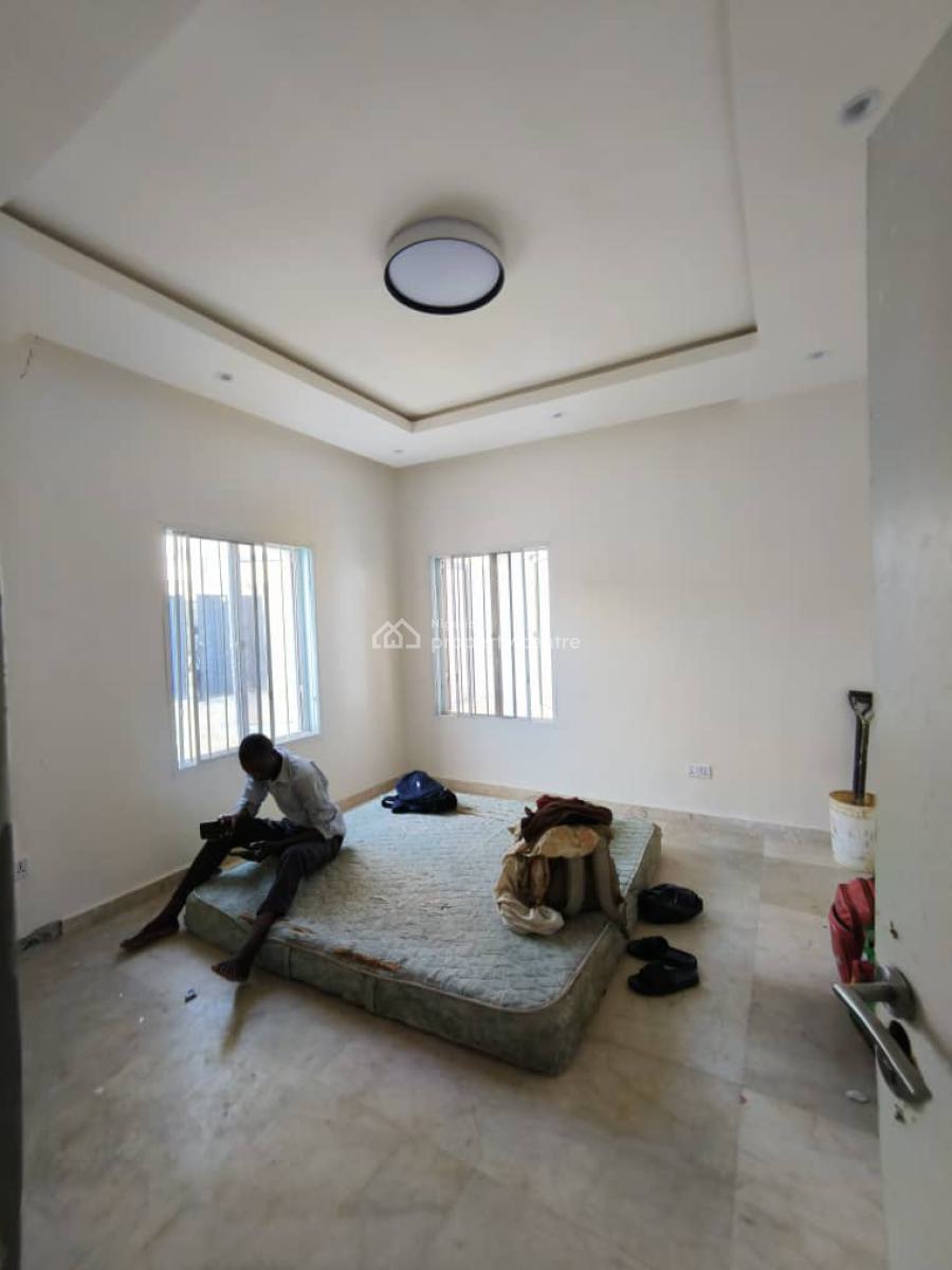 Well Renovated Spacious Self Compound and Self Service 3 Bedroom Flat, Victoria Island, Victoria Island (vi), Lagos, Flat / Apartment for Rent