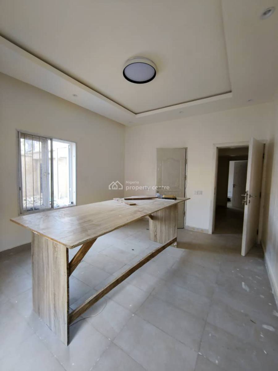 Well Renovated Spacious Self Compound and Self Service 3 Bedroom Flat, Victoria Island, Victoria Island (vi), Lagos, Flat / Apartment for Rent