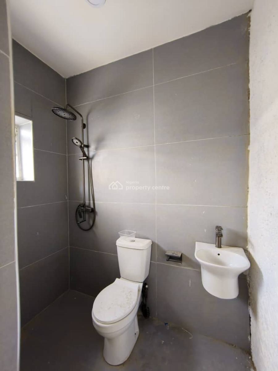 Well Renovated Spacious Self Compound and Self Service 3 Bedroom Flat, Victoria Island, Victoria Island (vi), Lagos, Flat / Apartment for Rent