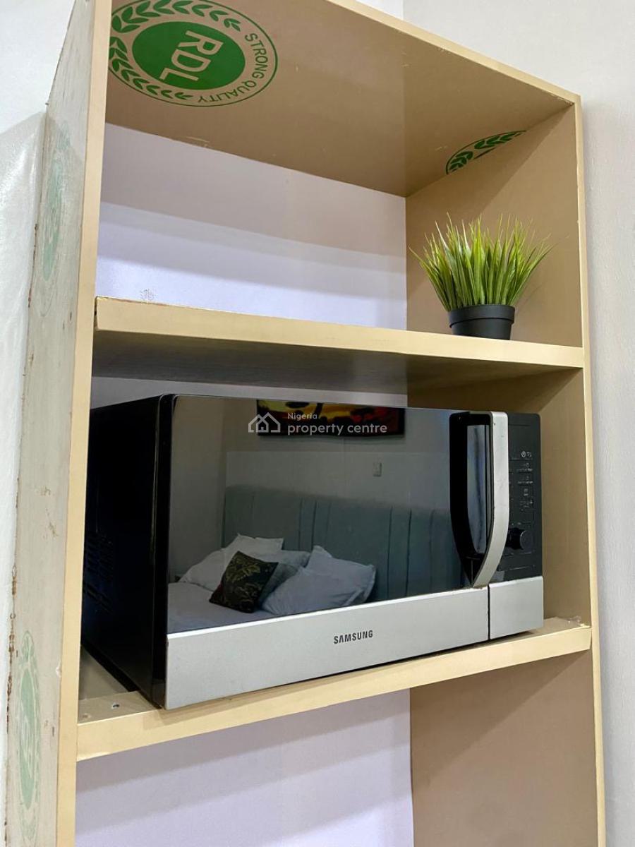 Fully Furnished Studio Apartment, Off Admiralty Way, Lekki Phase 1, Lekki, Lagos, Flat / Apartment for Rent