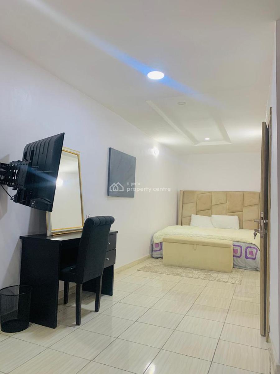 Luxury 3 Bedroom Apartment with Excellent Facility, Chevron/conservation, Lekki, Lagos, Flat / Apartment Short Let
