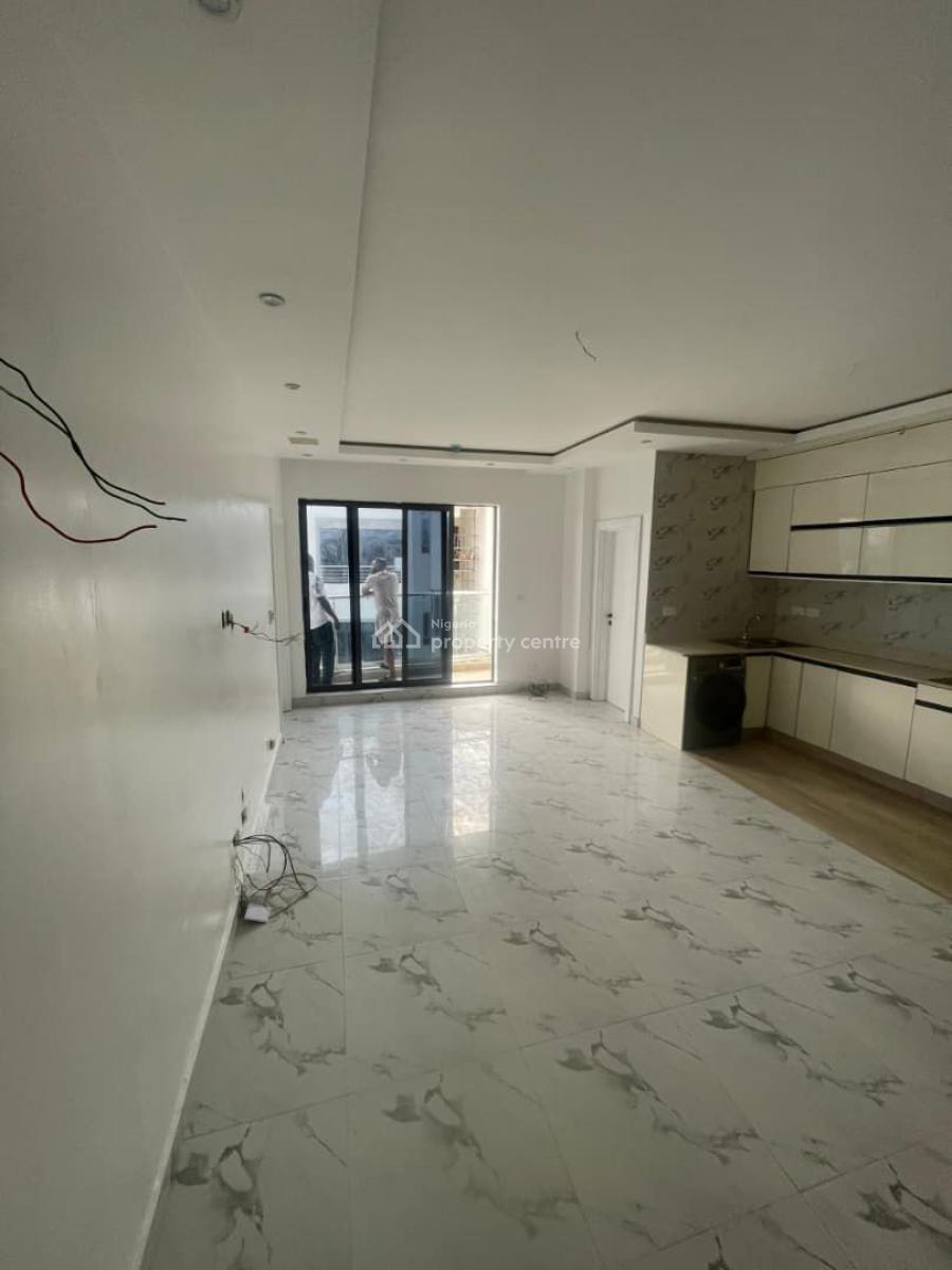 Fully Serviced 2 Bedroom Flat with Gym and Swimming Pool, Lekki Phase 1, Lekki, Lagos, Flat / Apartment for Rent