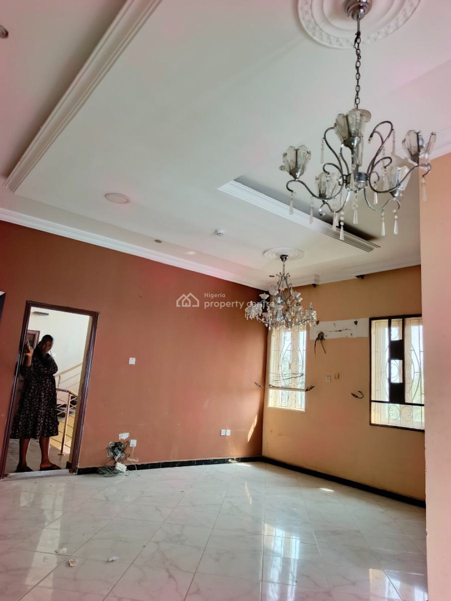 Smart Spacious Conducive 4 Bedrooms Apartment Upstairs, Abraham Adesanya Axis, Ajah, Lagos, Flat / Apartment for Rent