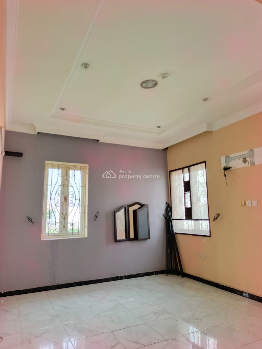 Smart Spacious Conducive 4 Bedrooms Apartment Upstairs, Abraham Adesanya Axis, Ajah, Lagos, Flat / Apartment for Rent