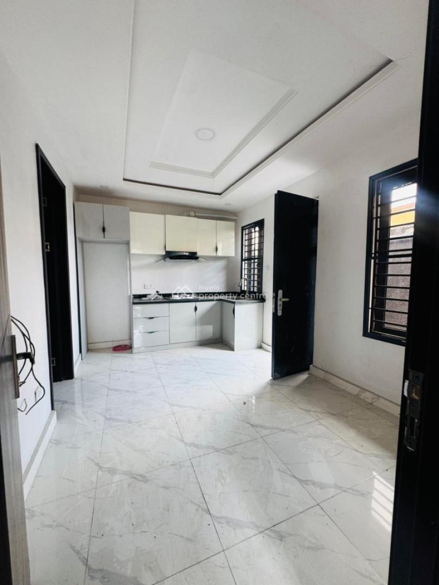 2 Bedroom Apartment, Maryland, Lagos, Flat / Apartment for Sale