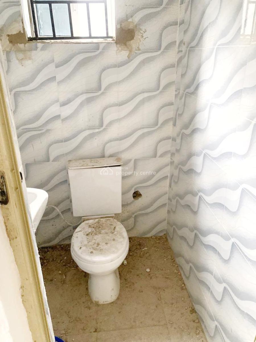 2 Bedroom Newly Renovated Apartments, Olowora, Magodo, Lagos, Flat / Apartment for Rent