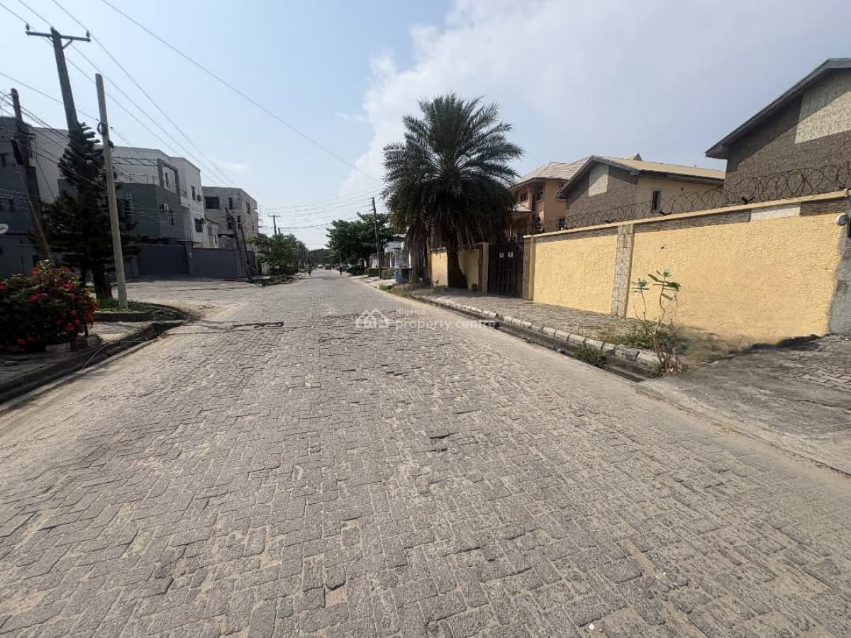 a Self Compound 4 Bedroom  Fully Detached House, Off Admiralty Way, Lekki Phase 1, Lekki, Lagos, Detached Duplex for Rent