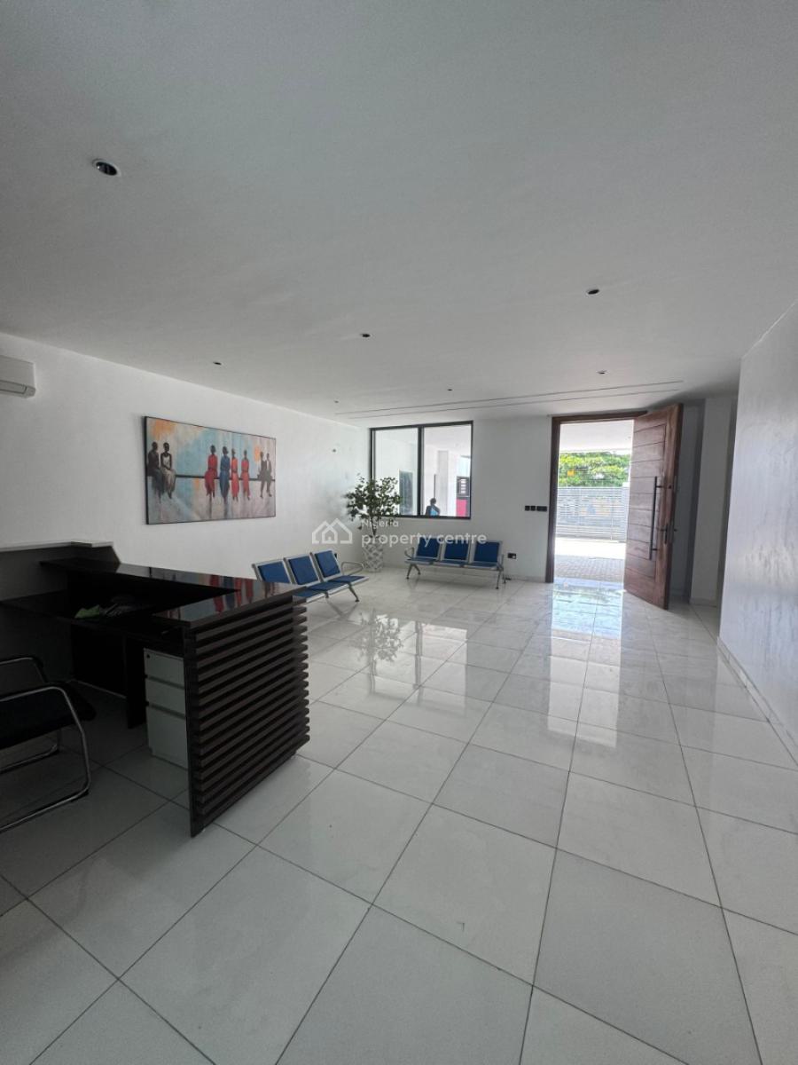 Upscale 2 Bedroom Luxury Apartment with Pool, Elevator, Concierge, Lekki Phase 1, Lekki, Lagos, Flat / Apartment for Sale