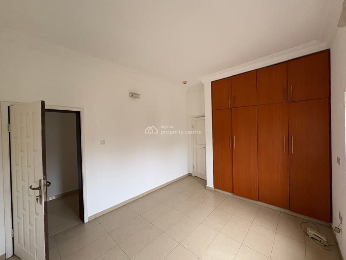 Serviced Vacant 3 Bedroom Apartment, Off Admiralty Way, Lekki Phase 1, Lekki, Lagos, Flat / Apartment for Rent
