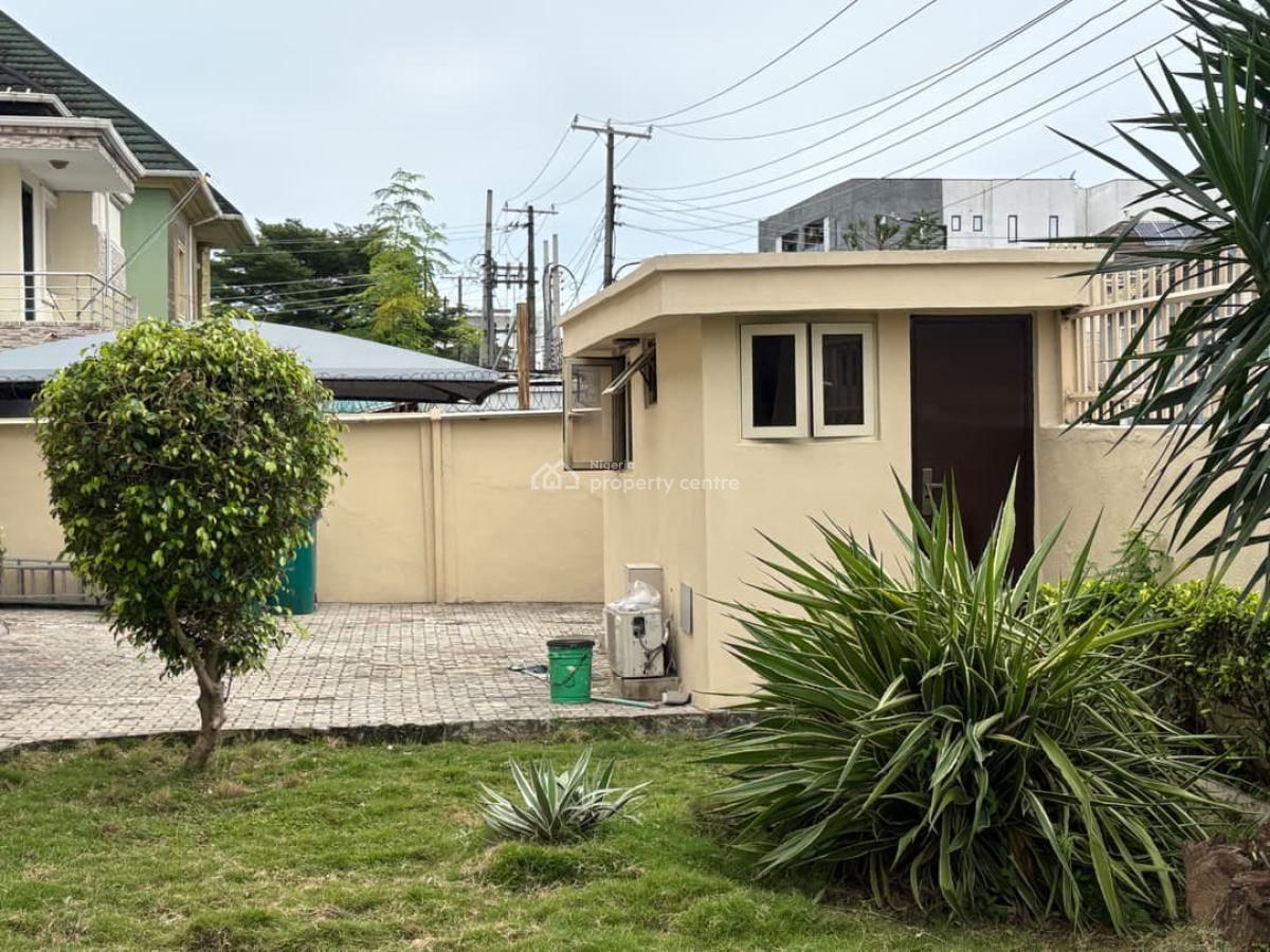 Serviced Vacant 3 Bedroom Apartment, Off Admiralty Way, Lekki Phase 1, Lekki, Lagos, Flat / Apartment for Rent