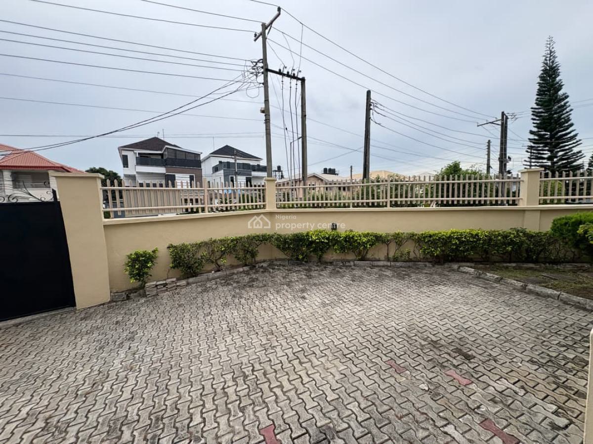 Serviced Vacant 3 Bedroom Apartment, Off Admiralty Way, Lekki Phase 1, Lekki, Lagos, Flat / Apartment for Rent