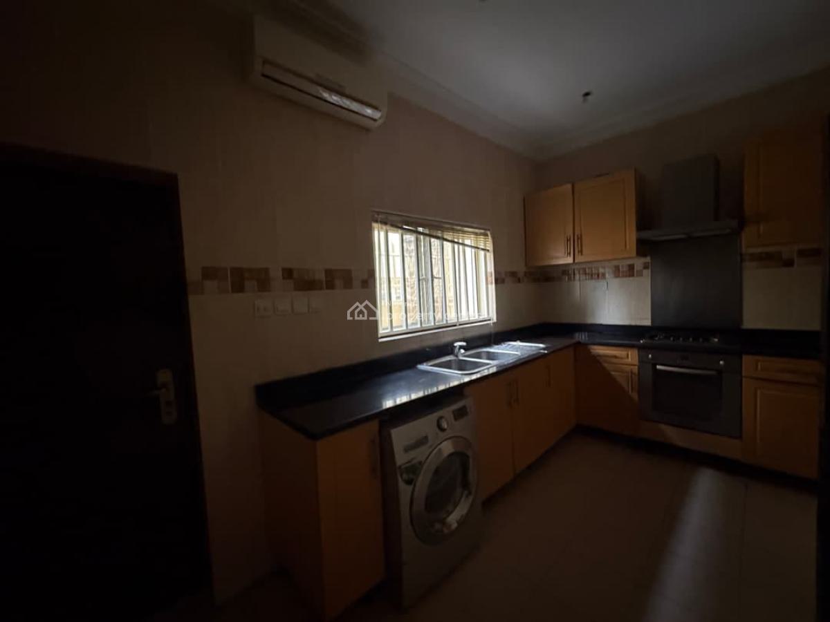 Serviced Vacant 3 Bedroom Apartment, Off Admiralty Way, Lekki Phase 1, Lekki, Lagos, Flat / Apartment for Rent