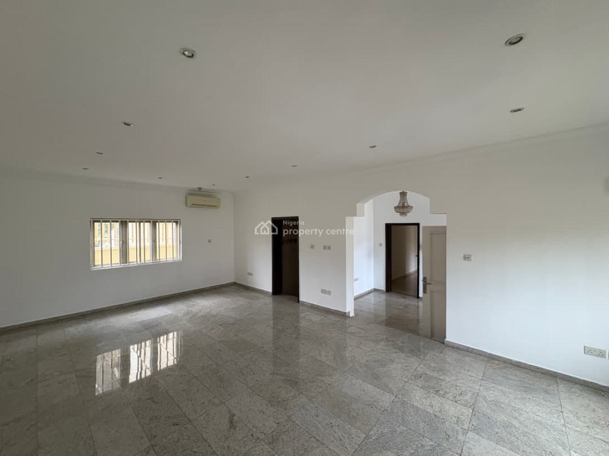 Serviced Vacant 3 Bedroom Apartment, Off Admiralty Way, Lekki Phase 1, Lekki, Lagos, Flat / Apartment for Rent