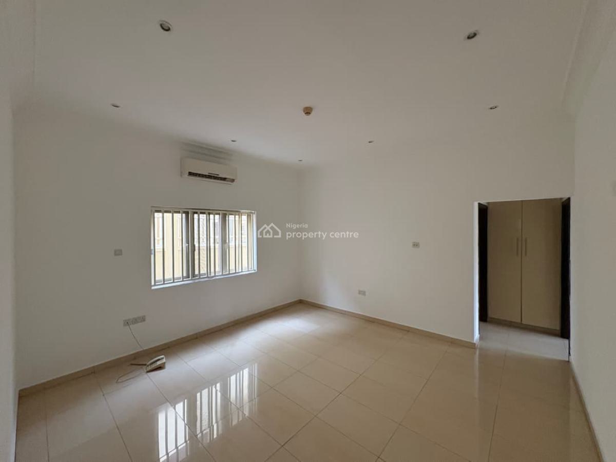 Serviced Vacant 3 Bedroom Apartment, Off Admiralty Way, Lekki Phase 1, Lekki, Lagos, Flat / Apartment for Rent