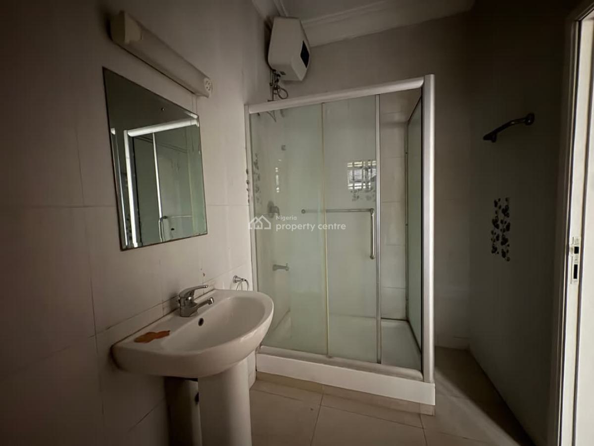 Serviced Vacant 3 Bedroom Apartment, Off Admiralty Way, Lekki Phase 1, Lekki, Lagos, Flat / Apartment for Rent