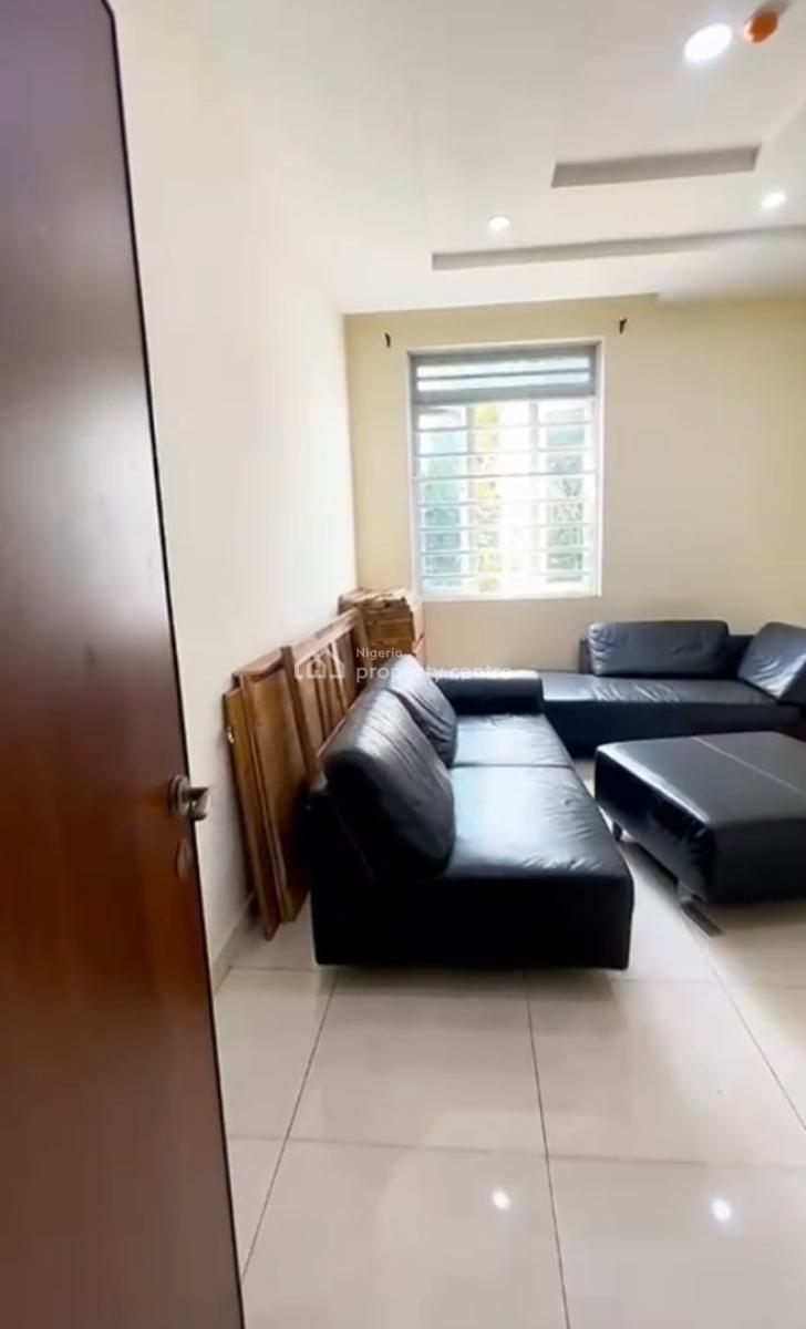 Decent 3 Bedrooms Apartment, Adeniyi Jones, Ikeja, Lagos, Flat / Apartment for Sale