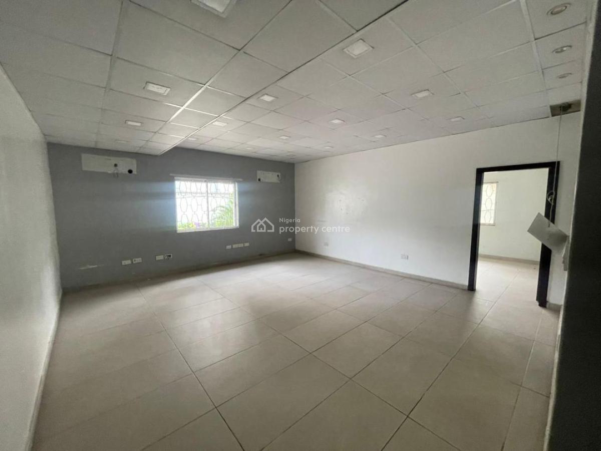 a 10 Bedrooms Detached House with 2 Rooms Service Quarters, Victoria Island (vi), Lagos, Detached Duplex for Rent