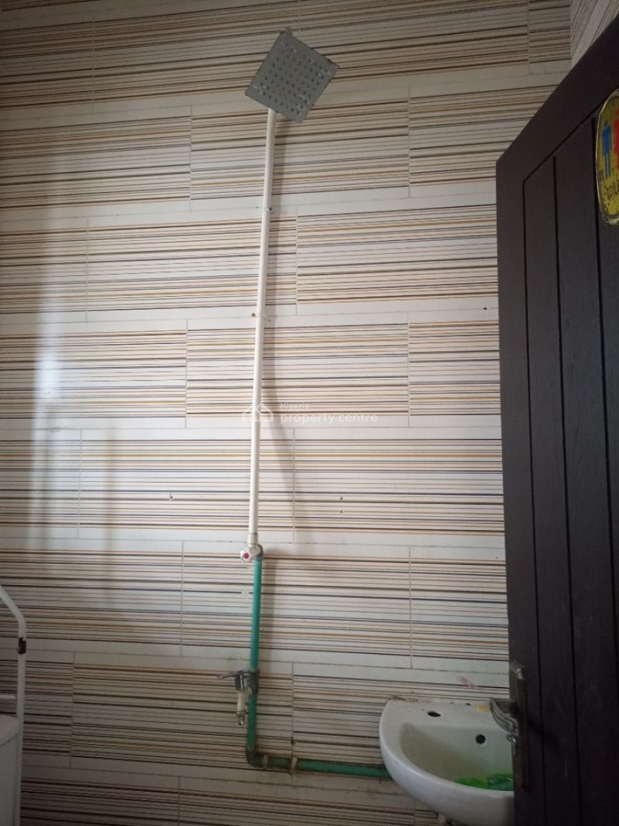 2 Bedroom Flat Penthouse with a Bq in an Estate, Orchid Road, Before Orchid Roundabout, Lekki Phase 2, Lekki, Lagos, Flat / Apartment for Rent