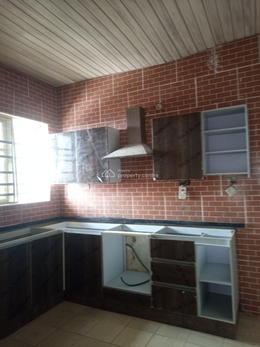 2 Bedroom Flat Penthouse with a Bq in an Estate, Orchid Road, Before Orchid Roundabout, Lekki Phase 2, Lekki, Lagos, Flat / Apartment for Rent
