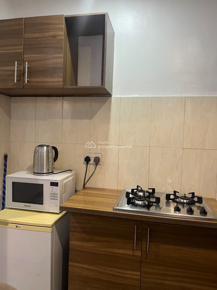 Studio Apartment in a Prime and Serene Neighborhood, Jibowu, Yaba, Lagos, Self Contain (single Rooms) for Rent