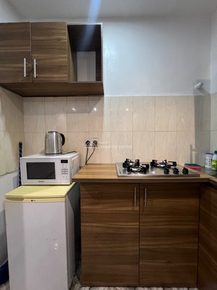 Studio Apartment in a Prime and Serene Neighborhood, Jibowu, Yaba, Lagos, Self Contain (single Rooms) for Rent
