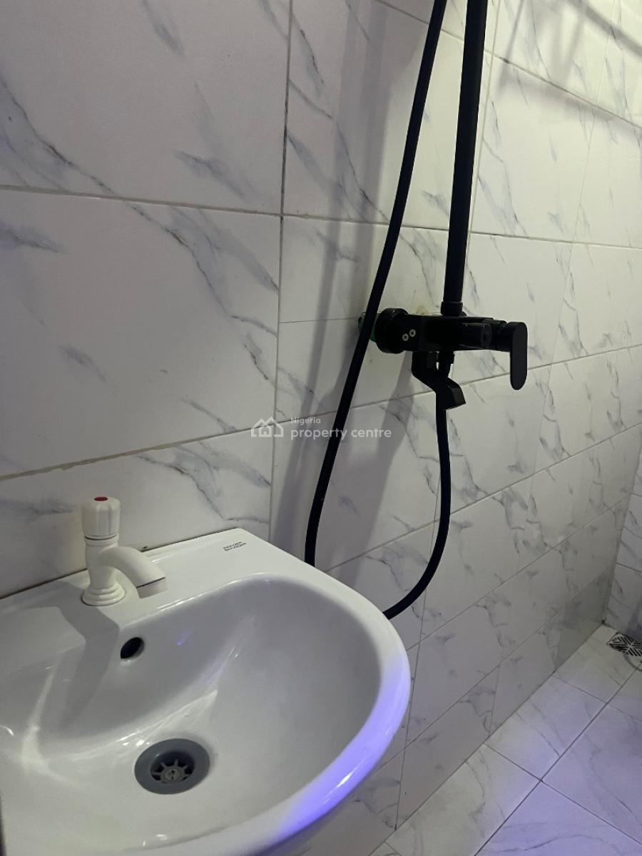 Studio Apartment in a Prime and Serene Neighborhood, Jibowu, Yaba, Lagos, Self Contain (single Rooms) for Rent