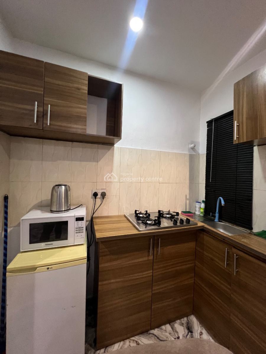 Studio Apartment in a Prime and Serene Neighborhood, Jibowu, Yaba, Lagos, Self Contain (single Rooms) for Rent
