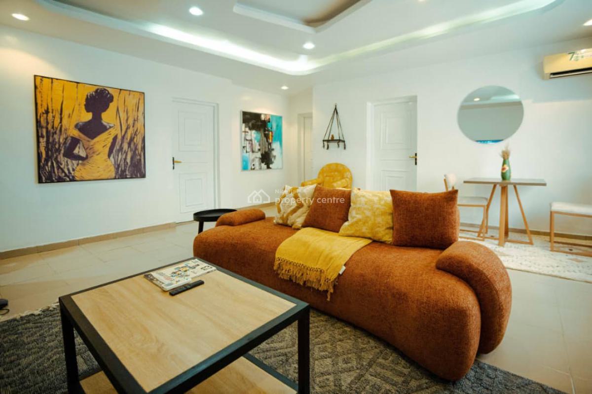 Modern 3-bedroom En-suite Apartment with Lounge and Private Compound, Gbagada, Lagos, Flat / Apartment Short Let