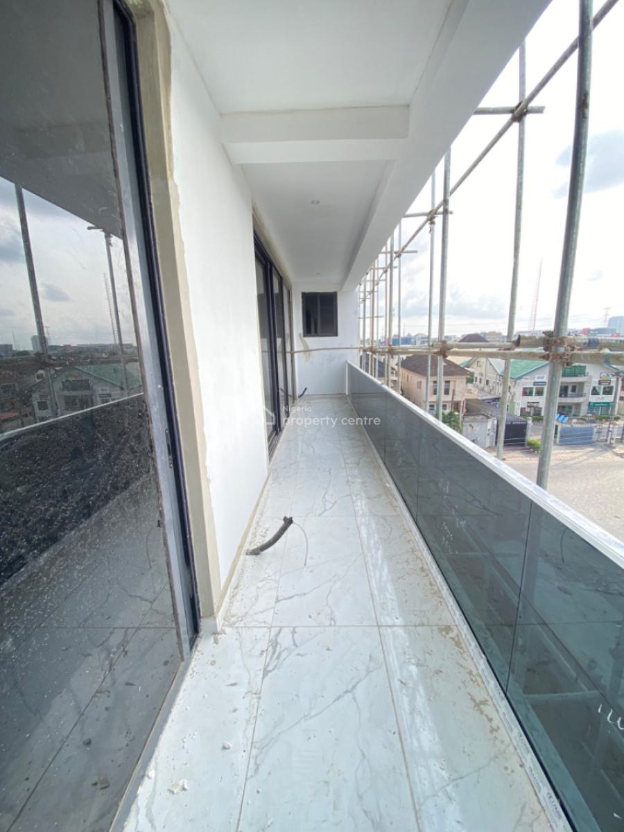 4 Bedroom Spacious Penthouse with Bq, Lekki Phase 1, Lekki, Lagos, House for Sale