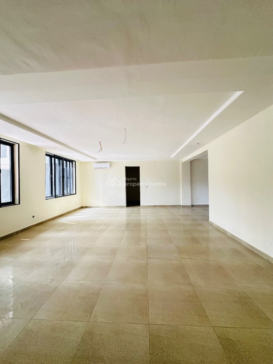 Spaciously Built 2 Bedroom Apartment with Pool, Gym & Elevator, Lekki Phase 1, Lekki, Lagos, Flat / Apartment for Rent