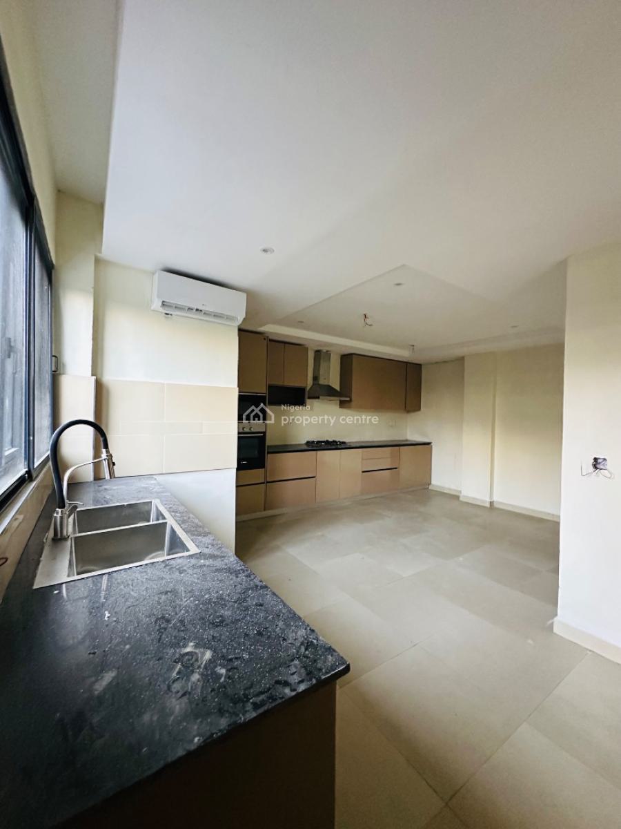 Spaciously Built 2 Bedroom Apartment with Pool, Gym & Elevator, Lekki Phase 1, Lekki, Lagos, Flat / Apartment for Rent