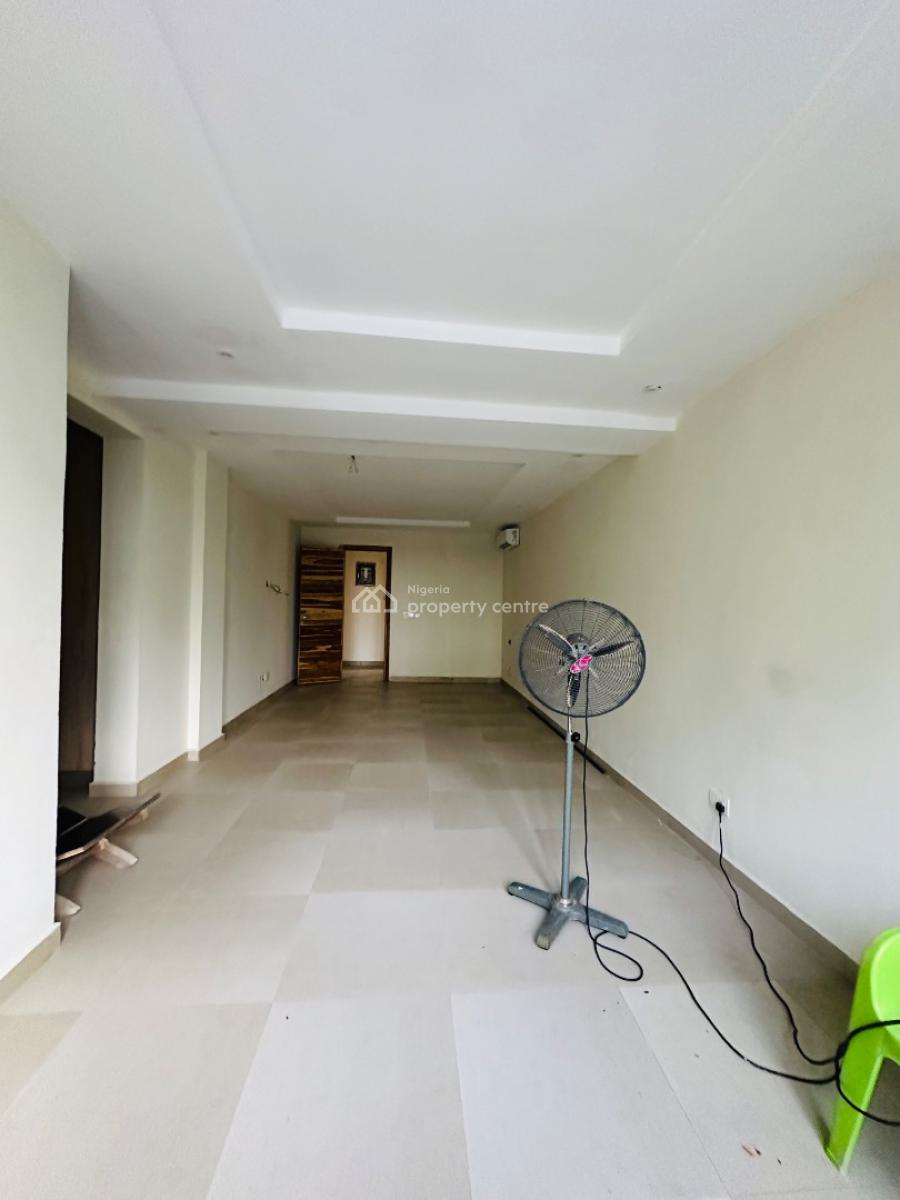 Spaciously Built 2 Bedroom Apartment with Pool, Gym & Elevator, Lekki Phase 1, Lekki, Lagos, Flat / Apartment for Rent