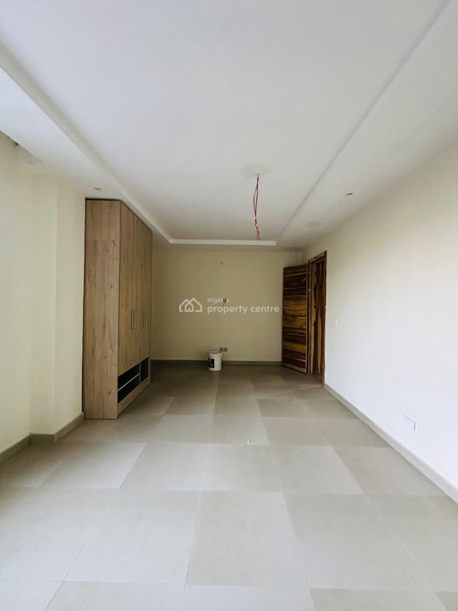 Spaciously Built 2 Bedroom Apartment with Pool, Gym & Elevator, Lekki Phase 1, Lekki, Lagos, Flat / Apartment for Rent