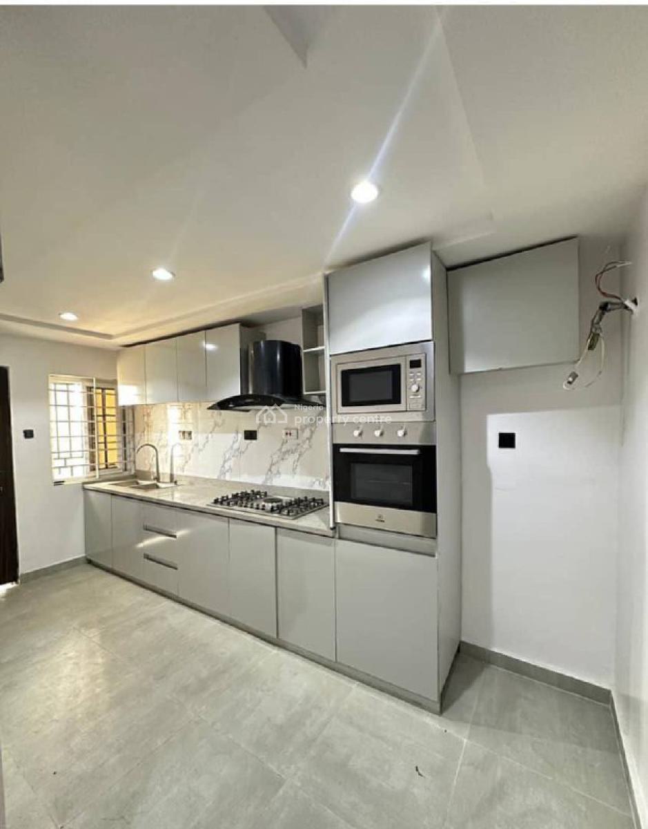 Exquisite 3 Bedroom Apartment + Bq, Lekki Phase 1, Lekki, Lagos, Flat / Apartment for Sale