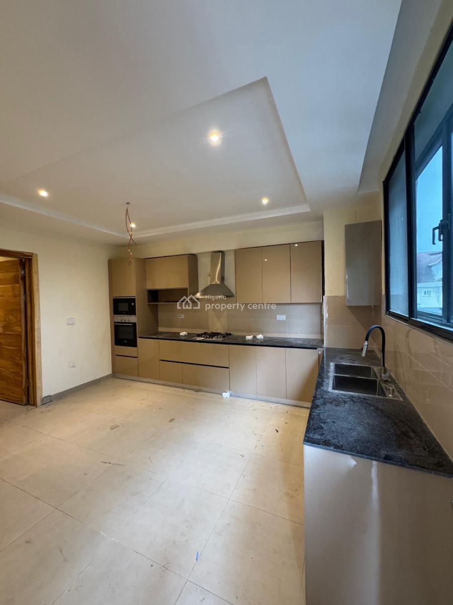 Luxurious 2 Bedroom, Off Admiralty Way, Lekki Phase 1, Lekki, Lagos, Flat / Apartment for Rent