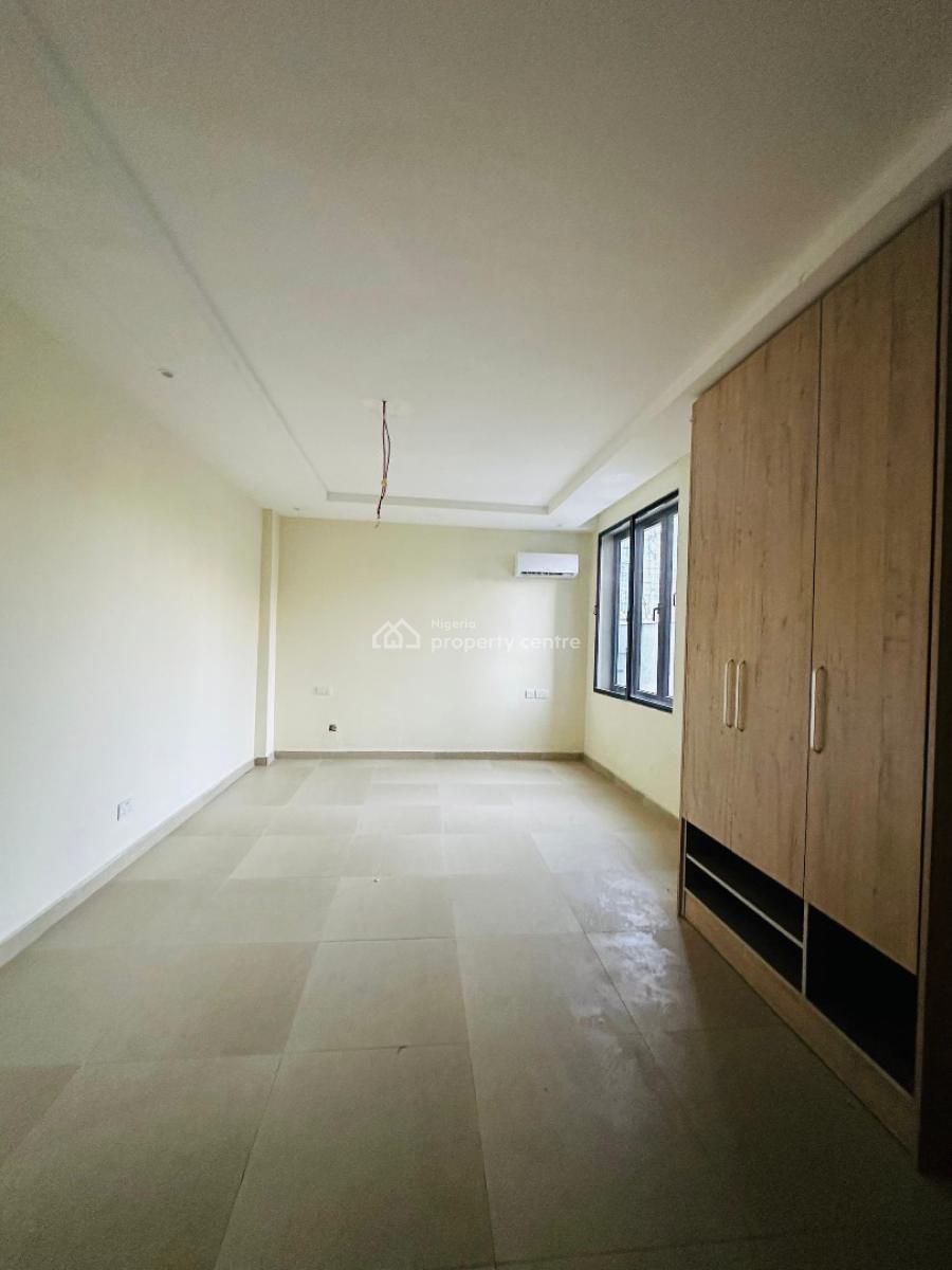 Luxurious 2 Bedroom, Off Admiralty Way, Lekki Phase 1, Lekki, Lagos, Flat / Apartment for Rent