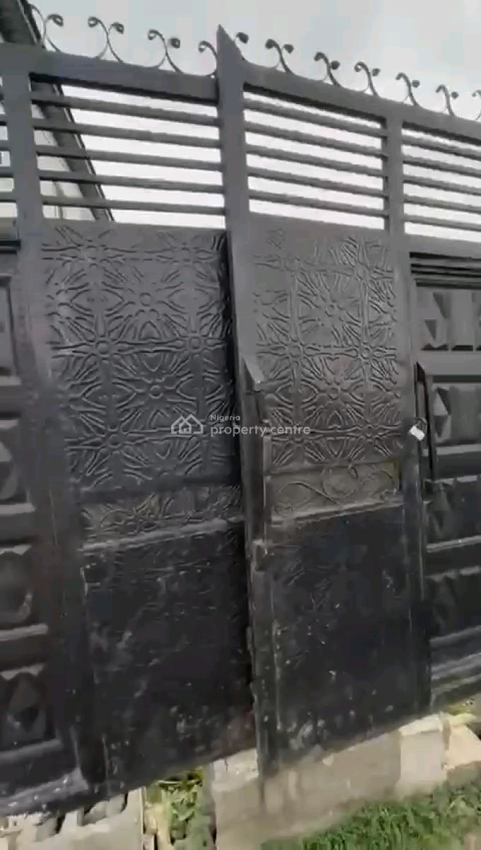 an Empty Dryland Measuring About 400sqms, Off Pedro Road, Obanikoro, Shomolu, Lagos, Mixed-use Land for Sale