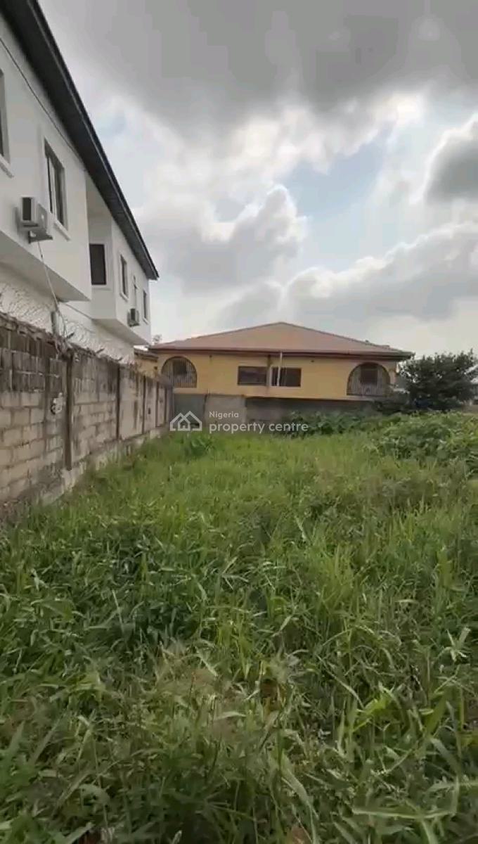 an Empty Dryland Measuring About 400sqms, Off Pedro Road, Obanikoro, Shomolu, Lagos, Mixed-use Land for Sale