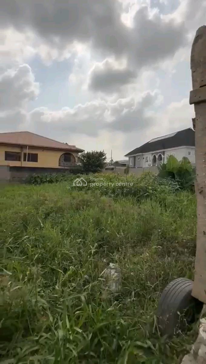 an Empty Dryland Measuring About 400sqms, Off Pedro Road, Obanikoro, Shomolu, Lagos, Mixed-use Land for Sale