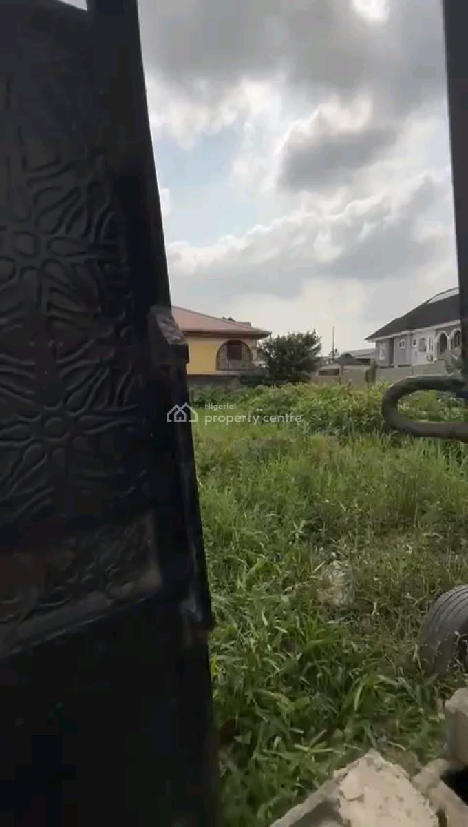 an Empty Dryland Measuring About 400sqms, Off Pedro Road, Obanikoro, Shomolu, Lagos, Mixed-use Land for Sale