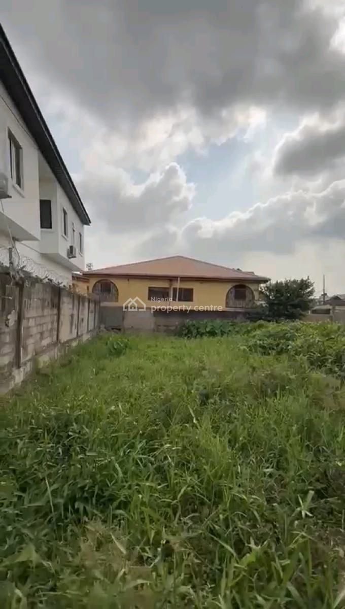 an Empty Dryland Measuring About 400sqms, Off Pedro Road, Obanikoro, Shomolu, Lagos, Mixed-use Land for Sale