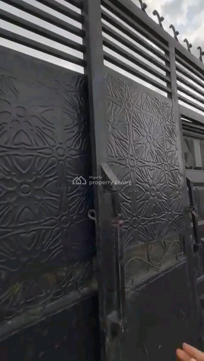 an Empty Dry Land Measuring About 400sqms, Off Pedro Road, Obanikoro, Shomolu, Lagos, Mixed-use Land for Sale