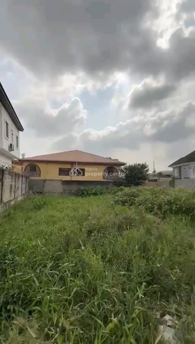 an Empty Dry Land Measuring About 400sqms, Off Pedro Road, Obanikoro, Shomolu, Lagos, Mixed-use Land for Sale