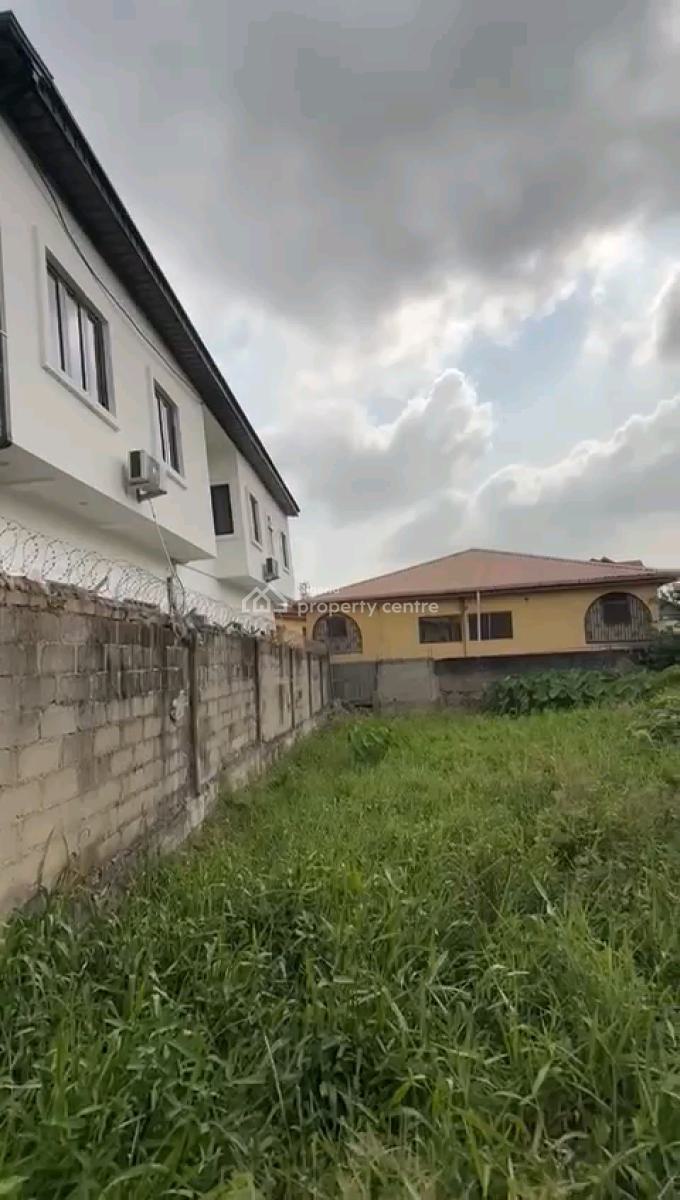 an Empty Dry Land Measuring About 400sqms, Off Pedro Road, Obanikoro, Shomolu, Lagos, Mixed-use Land for Sale