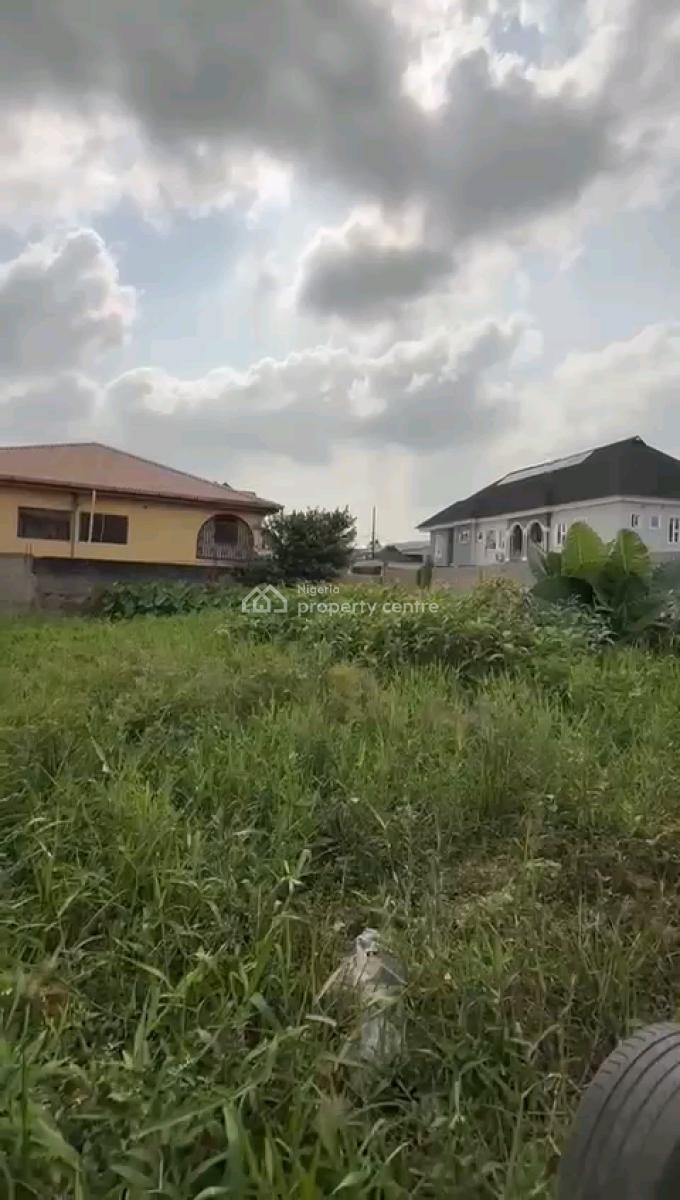 an Empty Dry Land Measuring About 400sqms, Off Pedro Road, Obanikoro, Shomolu, Lagos, Mixed-use Land for Sale