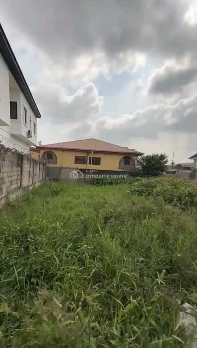 an Empty Dry Land Measuring About 400sqms, Off Pedro Road, Obanikoro, Shomolu, Lagos, Mixed-use Land for Sale